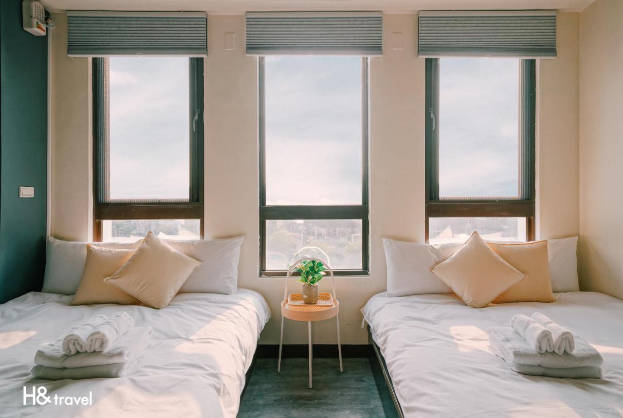 Tainan Sleepie Inn ภายนอก รูปภาพ